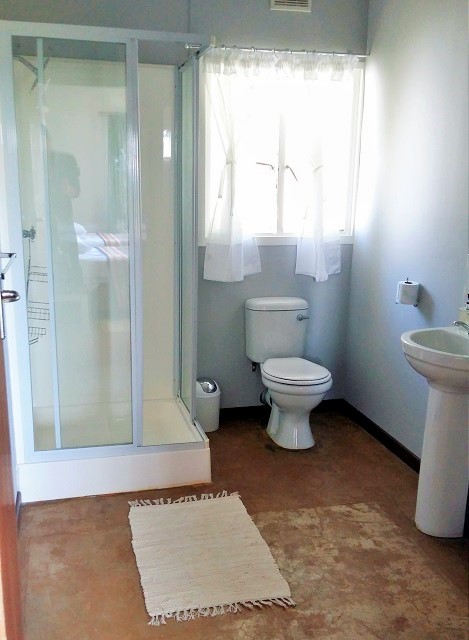 barry_lodge_accommodation_bathroom_2.jpg