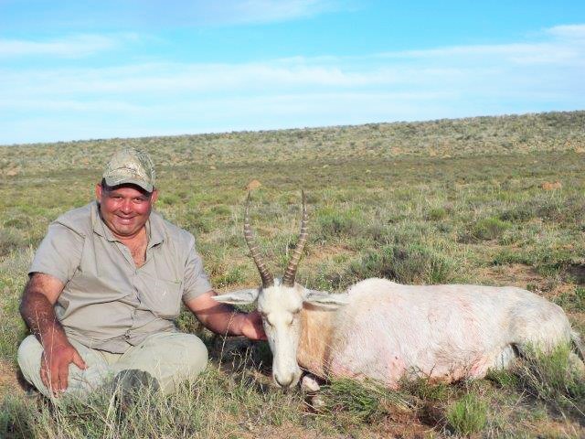 white_blesbok_female_hunting.jpg white_blesbok_female_hunting.jpg